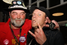 Party Piraten og Johan Olsen efter koncerten. Foto: Gitte Hasseltoft